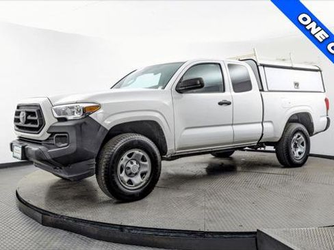 Used 2022 Toyota Tacoma SR image 2