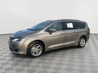 Used 2018 Chrysler Pacifica Limited w/ Advanced Safetytec Group