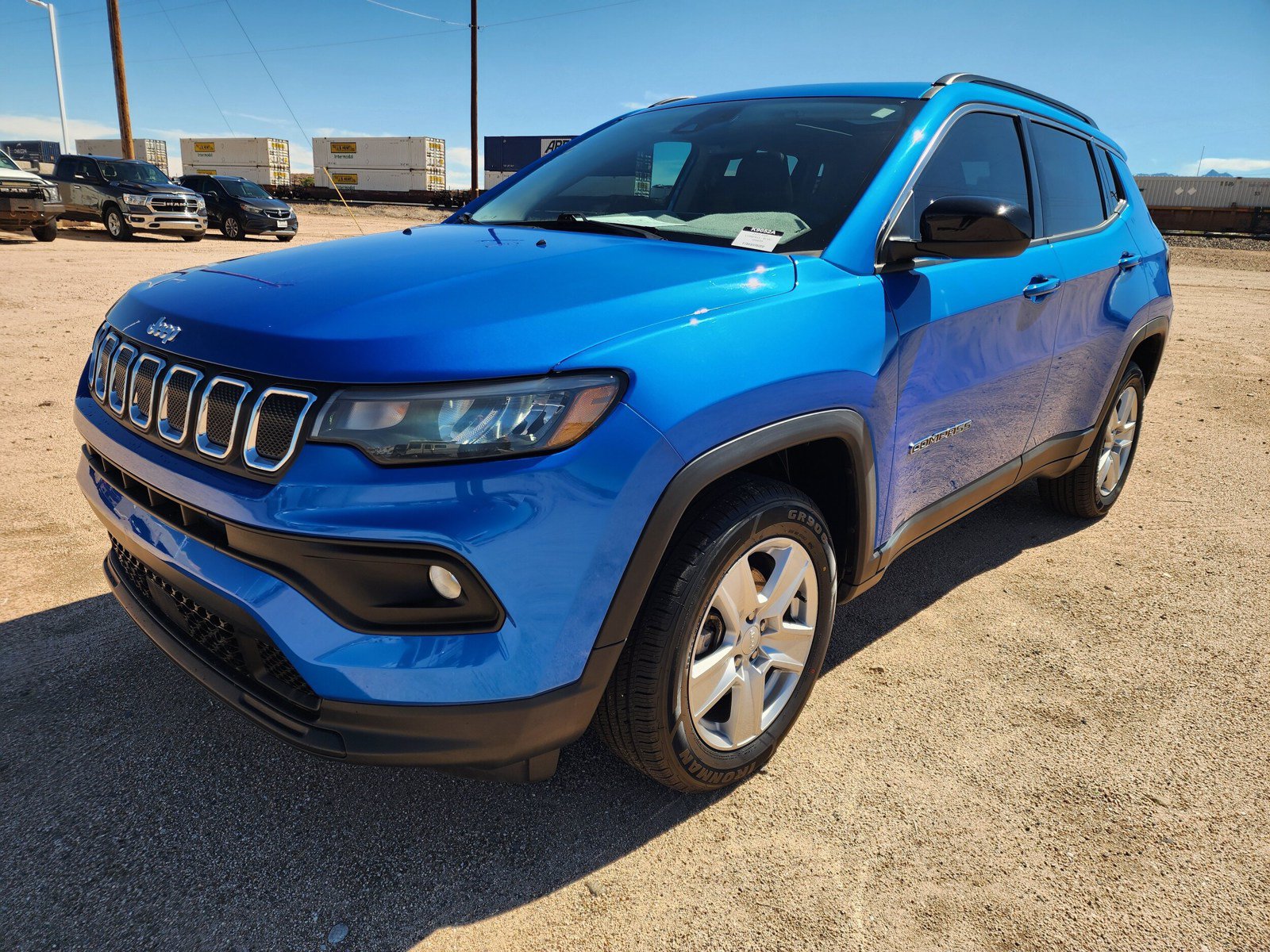 Used 2022 Jeep Compass Latitude w/ Sun and Sound Group AWD/4WD image 3