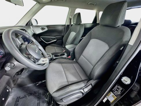 Certified 2022 Kia Soul LX FWD image 11