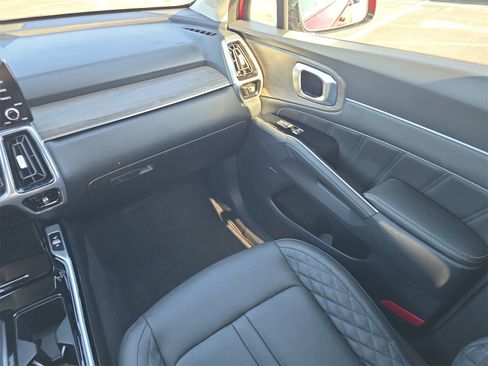 Used 2023 Kia Sorento SX Prestige image 12