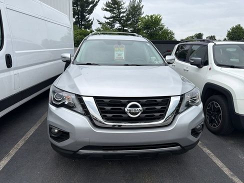 Used 2020 Nissan Pathfinder SV AWD/4WD image 2