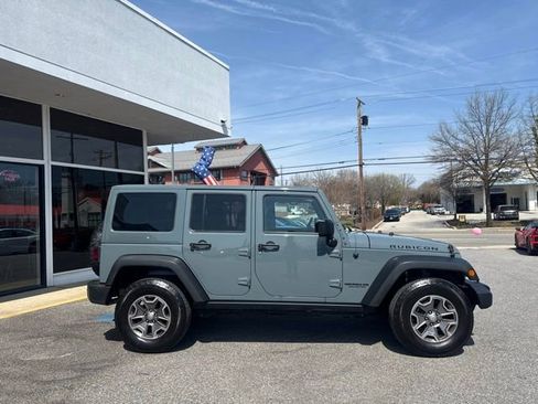 Used 2014 Jeep Wrangler Unlimited Rubicon w/ Connectivity Group image 29