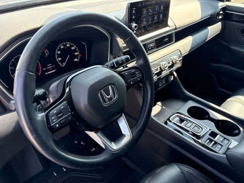 Used 2025 Honda Pilot EX-L image 10