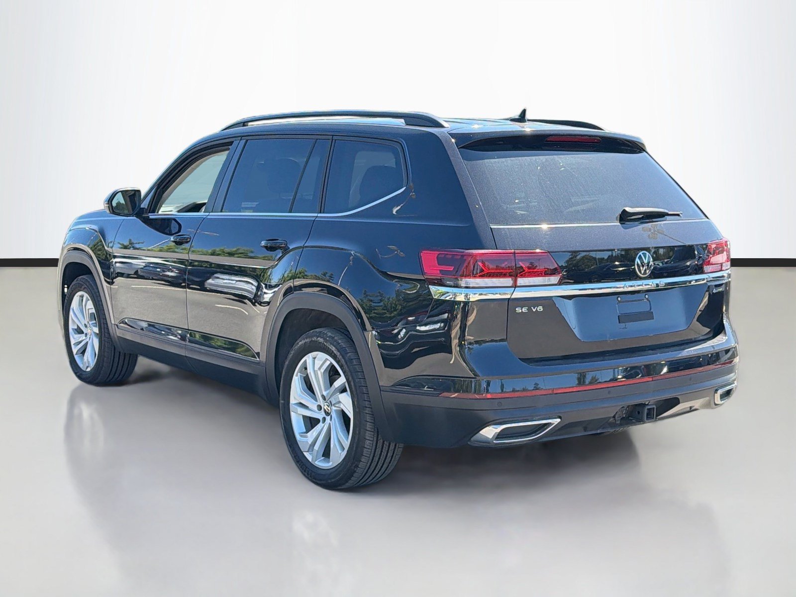 Used 2023 Volkswagen Atlas SE w/ Panoramic Sunroof Package AWD/4WD image 7