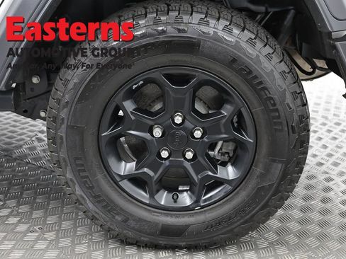 Used 2023 Jeep Wrangler Unlimited w/ Cold Weather Group AWD/4WD image 31