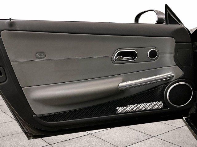 Used 2005 Chrysler Crossfire Limited RWD image 22