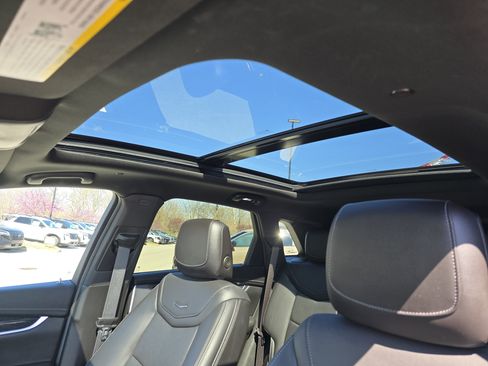 Used 2023 Cadillac XT5 Premium Luxury w/ Technology Package image 5