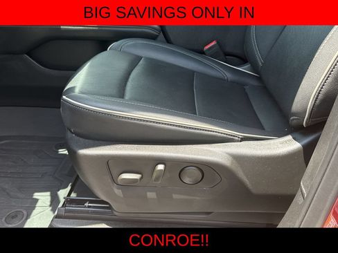 Used 2025 GMC Yukon Elevation w/ Elevation Premium Package AWD/4WD image 13