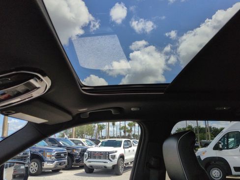 Used 2024 Jeep Grand Cherokee Summit AWD/4WD image 21