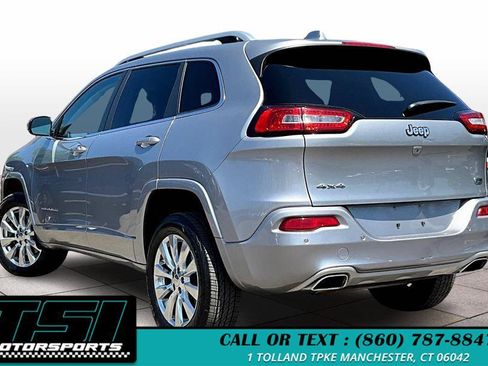 Used 2017 Jeep Cherokee Overland AWD/4WD image 13