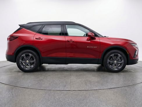 Used 2025 Chevrolet Blazer LT FWD image 11