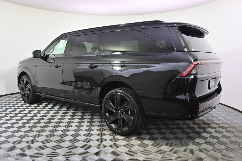 New 2027 Lincoln Navigator L Reserve w/ Jet Appearance Package AWD/4WD image 3