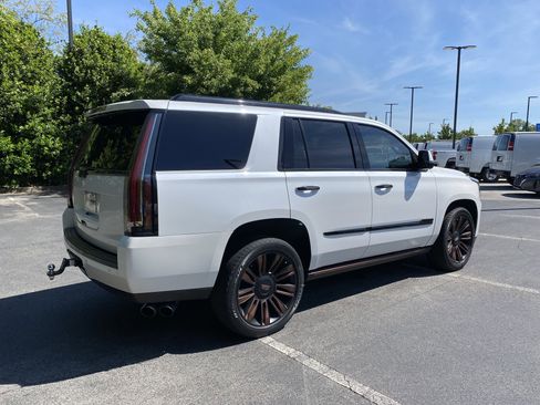 Used 2016 Cadillac Escalade Platinum AWD/4WD image 9