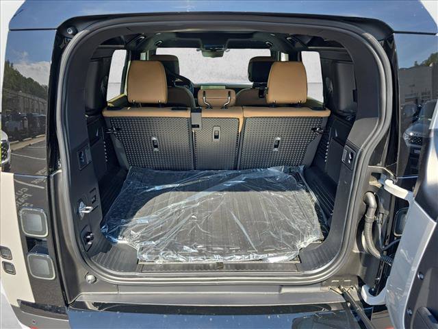 New 2026 Land Rover Defender 110 S AWD/4WD image 12