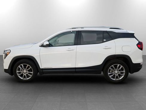 Used 2024 GMC Terrain SLT image 10