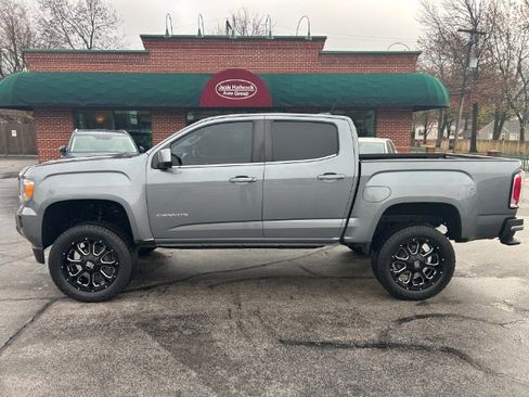 Used 2019 GMC Canyon SLE w/ SLE Convenience Package image 2