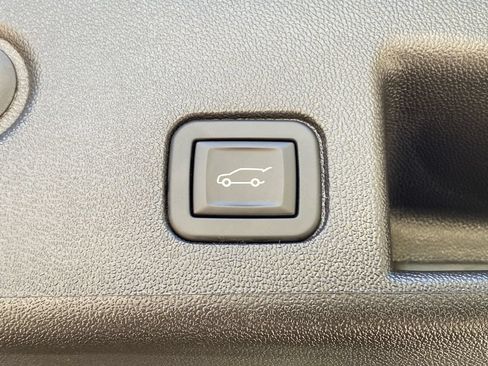 Certified 2024 Chevrolet Equinox Premier AWD/4WD image 16