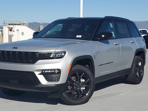 New 2025 Jeep Grand Cherokee Limited image 34