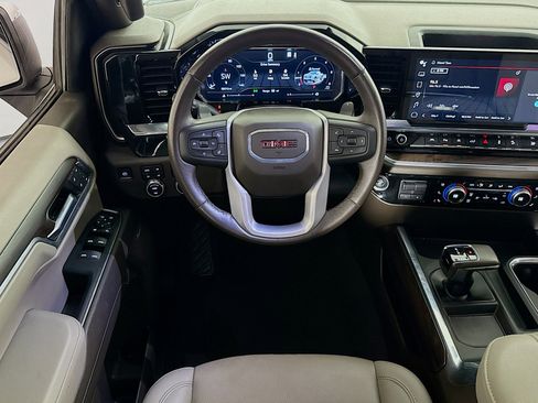 Used 2022 GMC Sierra 1500 SLT image 16