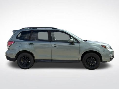 Used 2017 Subaru Forester 2.5i Premium w/ Popular Package #1A AWD/4WD image 9