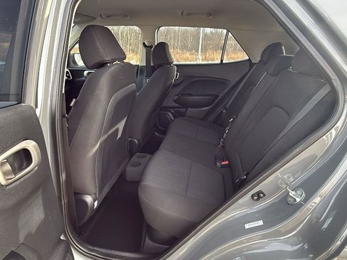 Used 2021 Hyundai Venue SE image 22