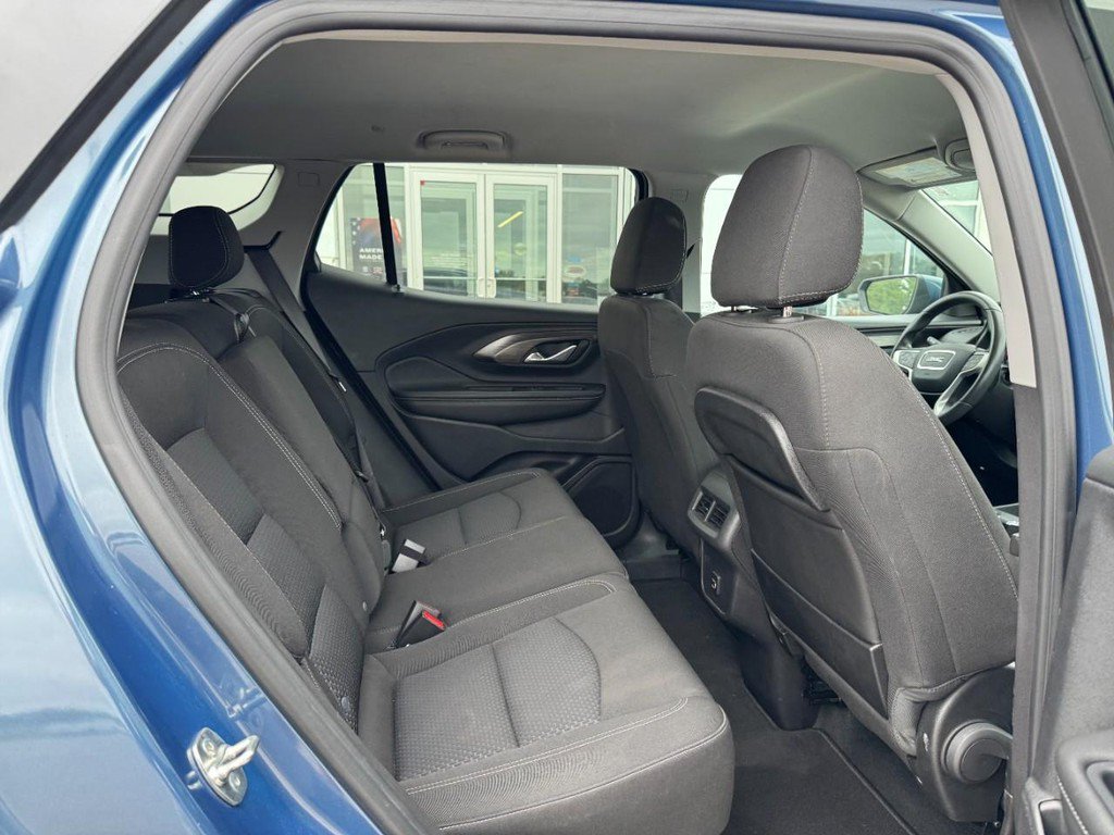 Used 2024 GMC Terrain SLE AWD/4WD image 13