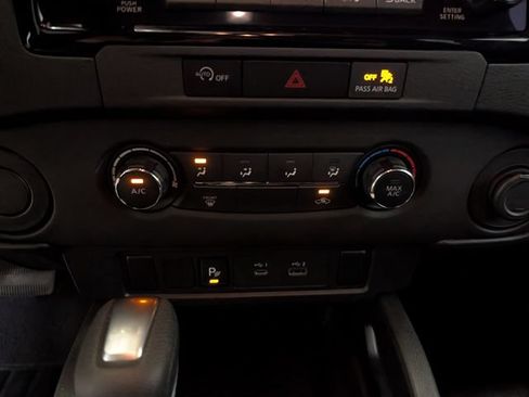 Used 2024 Nissan Frontier S w/ Technology Package RWD image 19