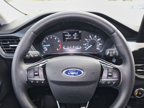 Used 2022 Ford Escape SE w/ Cold Weather Package image 18