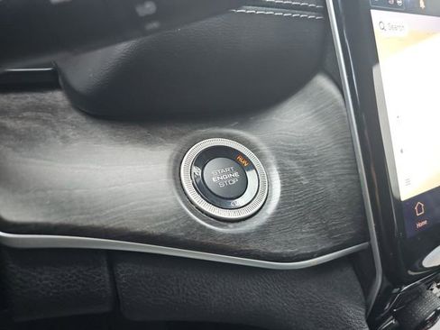 Used 2021 Jeep Grand Cherokee L Limited image 17