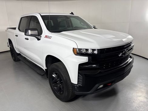 Used 2021 Chevrolet Silverado 1500 LT Trail Boss w/ Convenience Package II AWD/4WD image 2