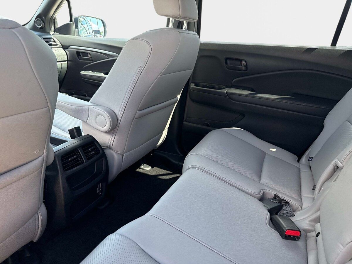 Used 2023 Honda Passport EX-L image 14