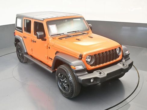 Used 2025 Jeep Wrangler Sport image 55