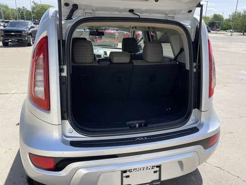 Used 2012 Kia Soul ! FWD image 20