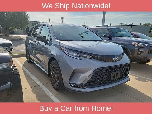 Used 2025 Toyota Sienna XSE w/ XSE Plus Package AWD/4WD image 1