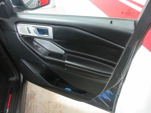 Used 2020 Ford Explorer ST w/ Premium Technology Package image 30