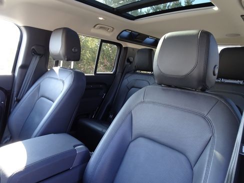 Certified 2023 Land Rover Defender 110 SE image 15