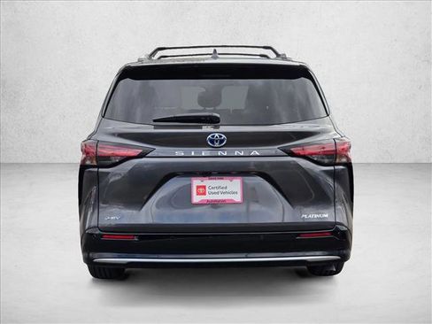 Certified 2025 Toyota Sienna Platinum image 6