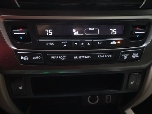 Used 2021 Honda Pilot EX image 26