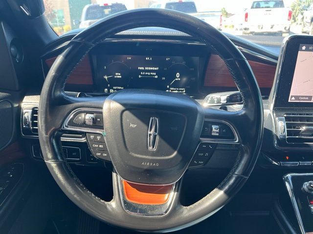 Used 2019 Lincoln Navigator Premiere AWD/4WD image 38