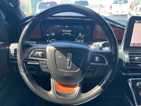 Used 2019 Lincoln Navigator Premiere AWD/4WD image 38