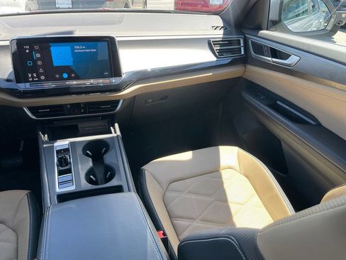Certified 2024 Volkswagen Atlas Cross Sport SE AWD/4WD image 10