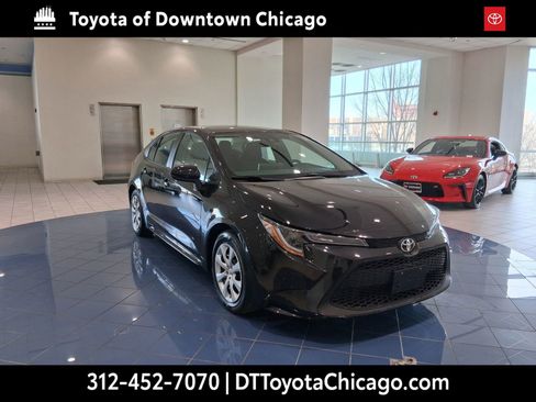 Used 2020 Toyota Corolla LE image 2