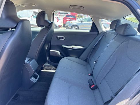 Used 2025 Kia K4 FWD image 24