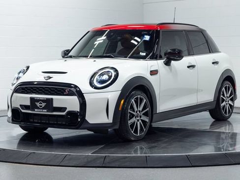 Used 2024 MINI Cooper S w/ Signature Upholstery Package FWD image 6