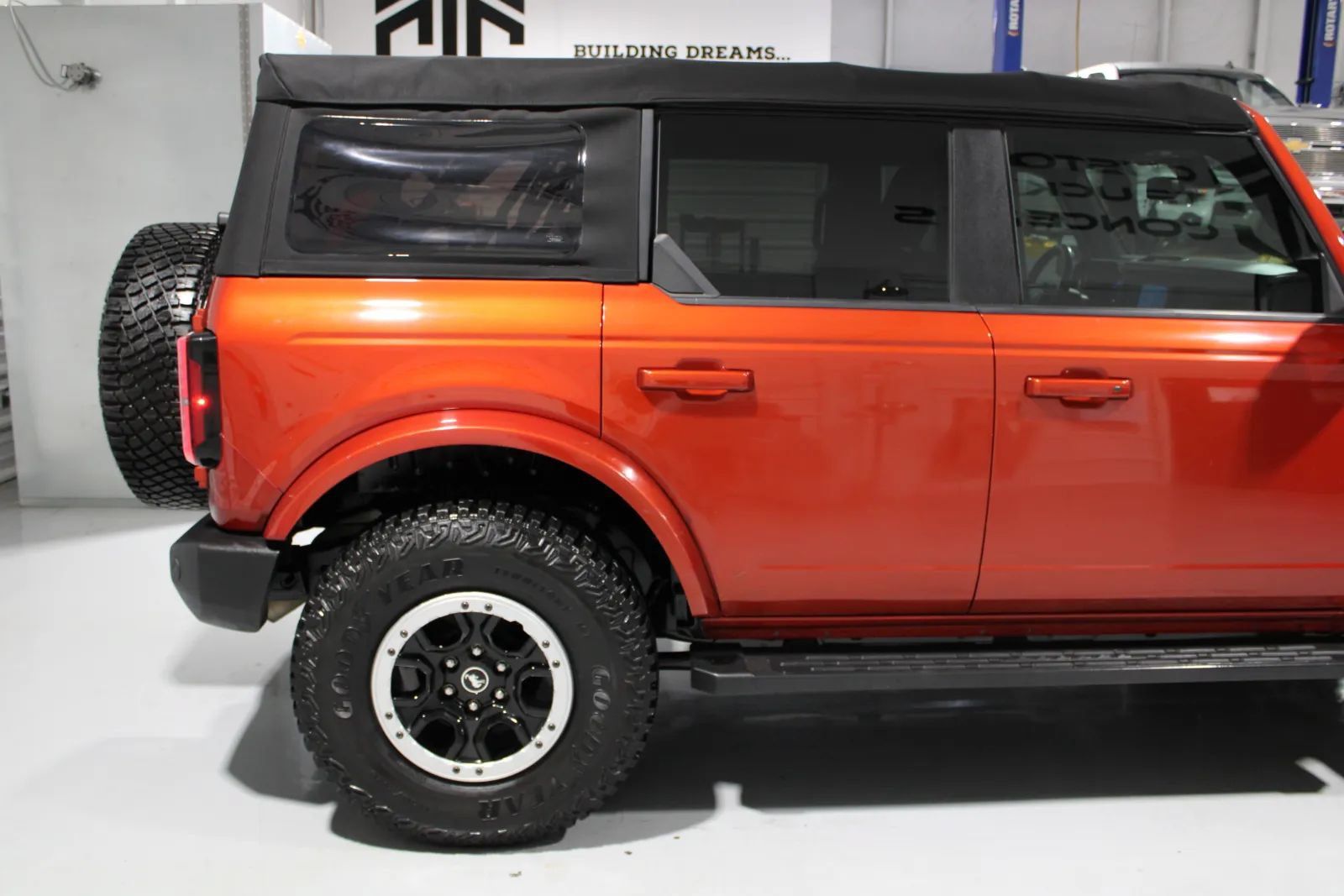 Used 2022 Ford Bronco Outer Banks AWD/4WD image 4