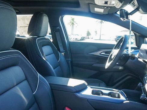 New 2026 Chevrolet Equinox EV LT image 15