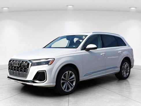 Used 2025 Audi Q7 3.0T Premium Plus AWD/4WD image 3