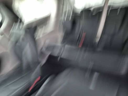 Used 2024 Chrysler Pacifica Limited FWD image 15