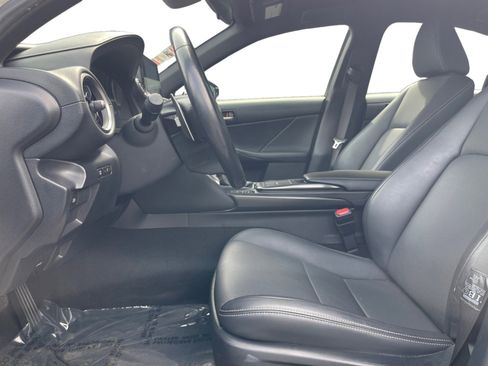 Used 2022 Lexus IS 300 image 9
